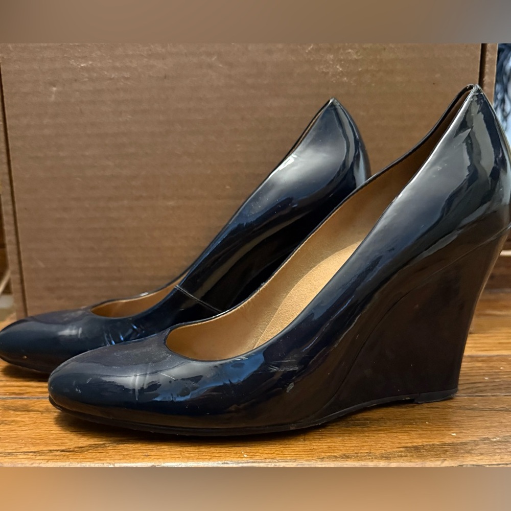 Tara Subkoff for Easy Spirit Navy Blue Pattern Leather Wedge Sandals Size 6.5